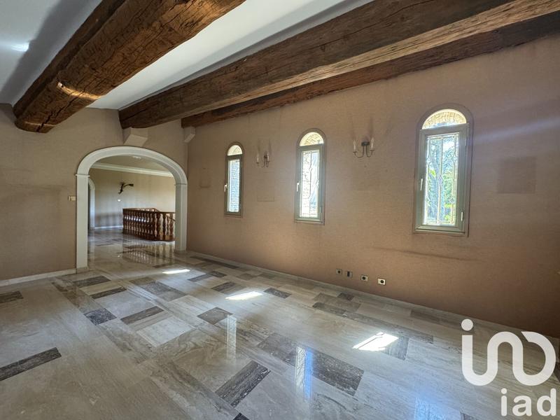 Maison - 390 m² - 8 pièces