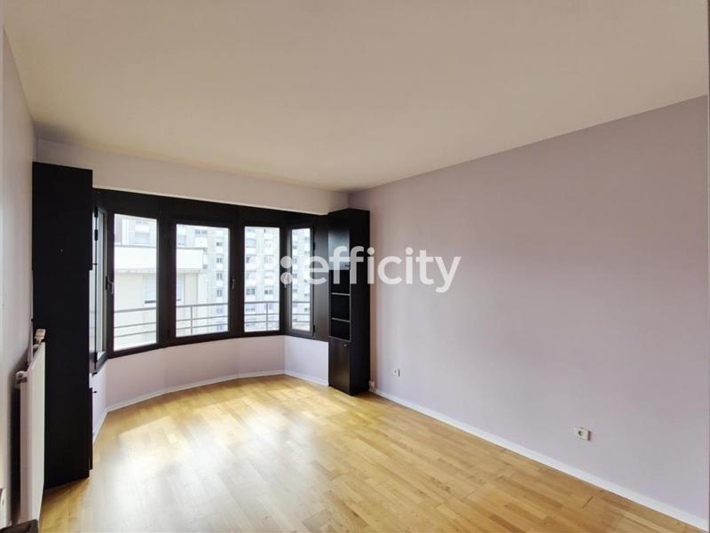 Appartement - 95 m² - 5 pièces