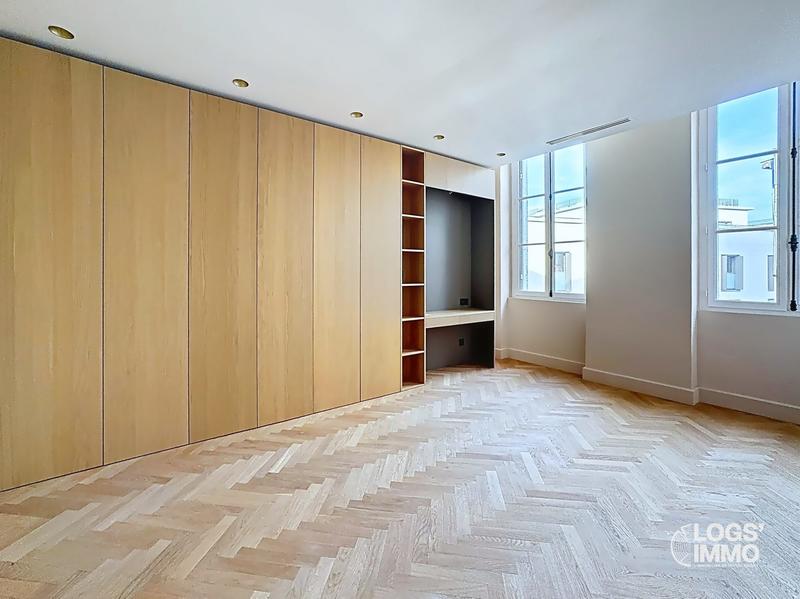 Appartement - 179 m² - 5 pièces