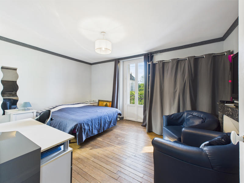 Maison - 203 m² - 8 pièces