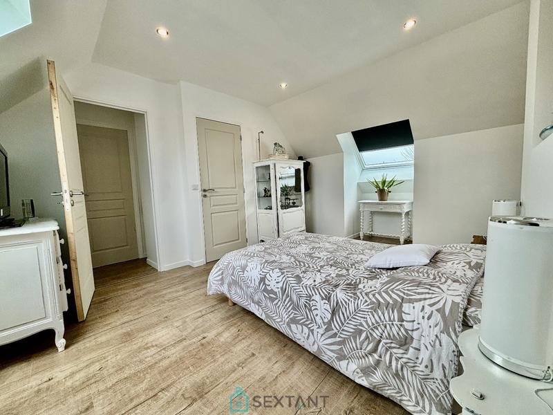 Maison - 220 m² - 9 pièces