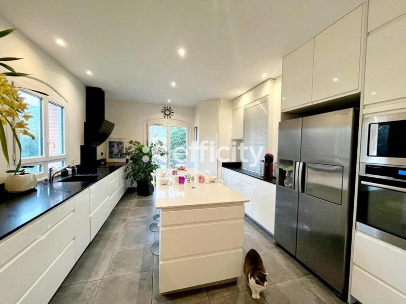 Maison - 190 m² - 6 pièces