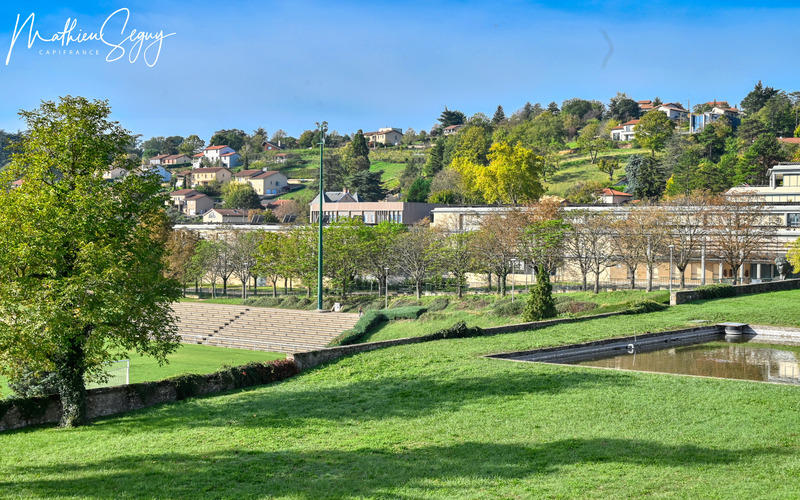 Terrain constructible - 1 200 m²