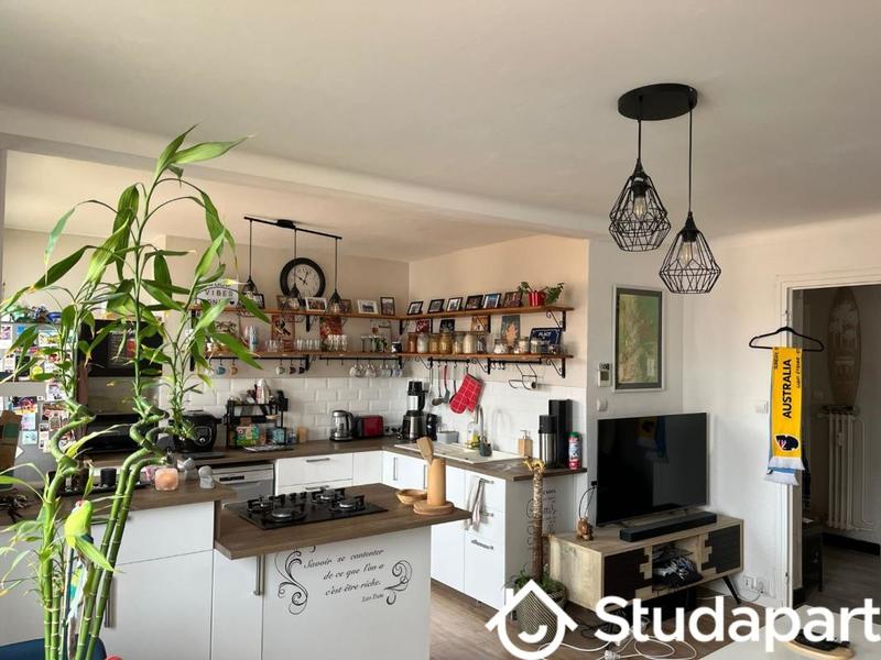 Chambre - 9 m² - 1 pièce