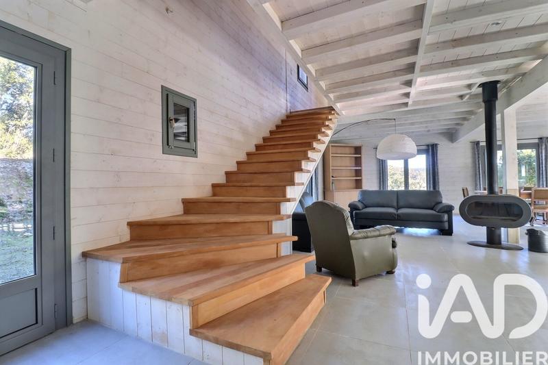 Maison - 227 m² - 6 pièces