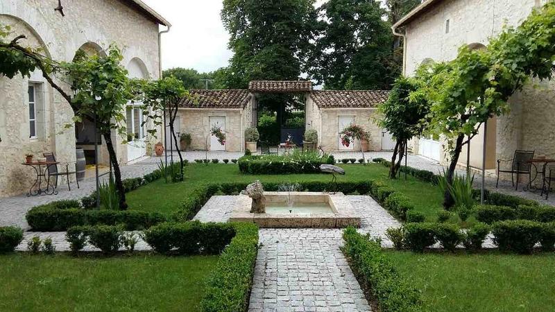 Château - 1 840 m² - 36 pièces