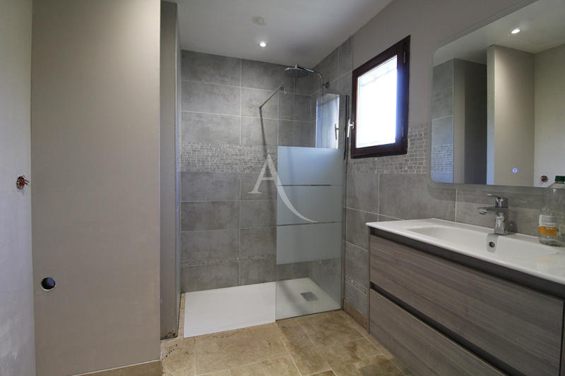 Maison - 98 m² - 5 pièces