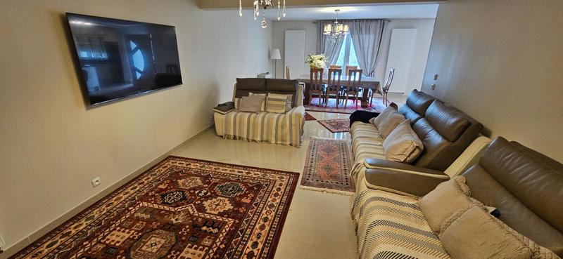 Maison - 207 m² - 7 pièces