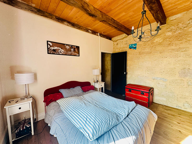 Maison - 322 m² - 9 pièces