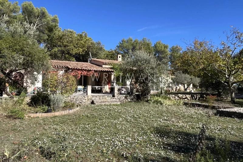 Villa - 188 m² - 8 pièces