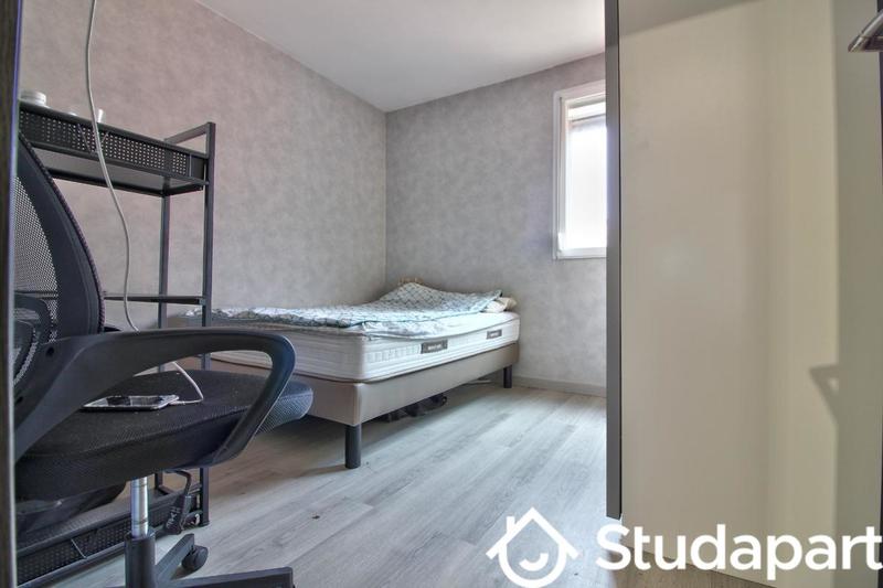 Chambre - 11 m² - 1 pièce