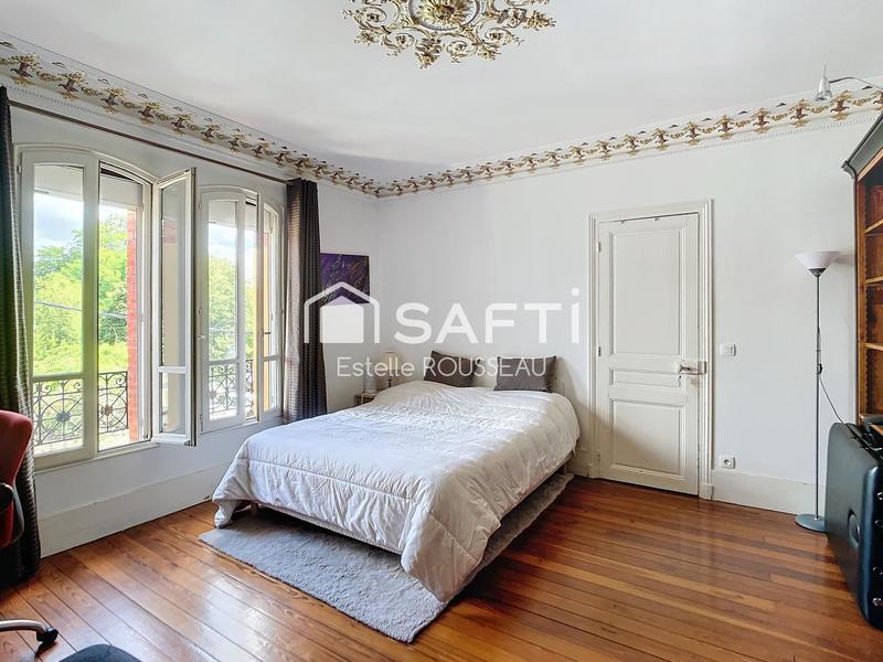 Maison - 277 m² - 10 pièces