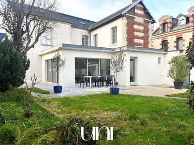 Maison - 152 m² - 8 pièces