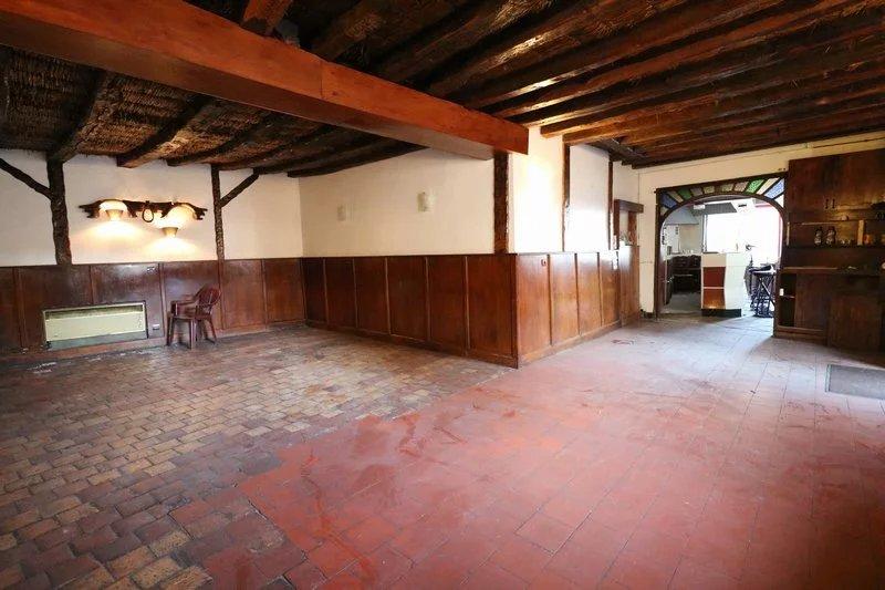 Maison - 370 m² - 11 pièces