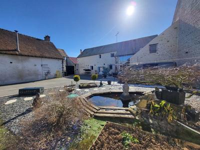 Maison - 218 m² - 6 pièces