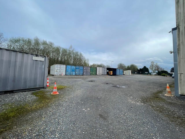 Local commercial - 1 200 m² - 1 pièce