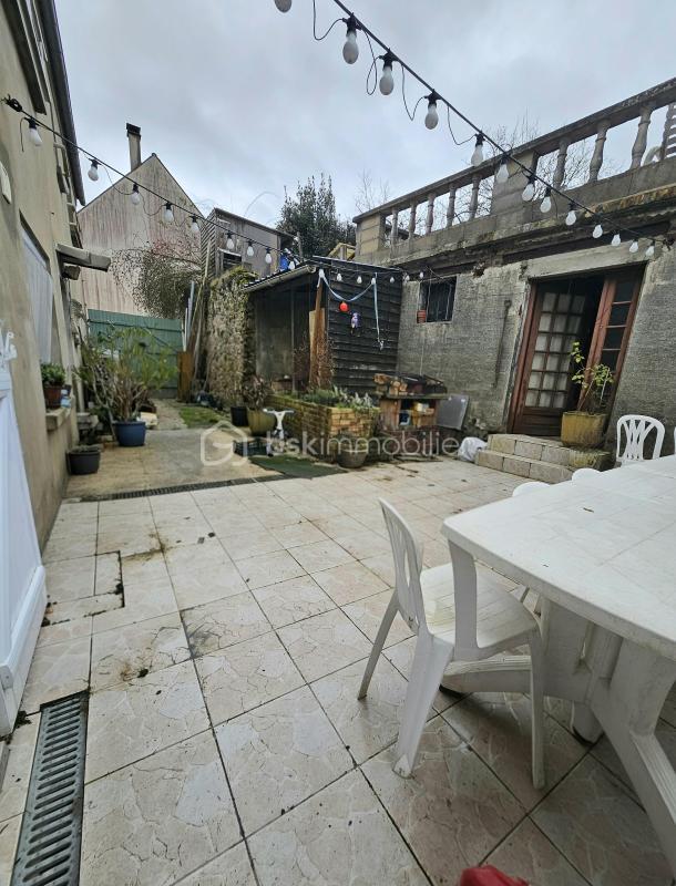 Maison - 152 m² - 6 pièces