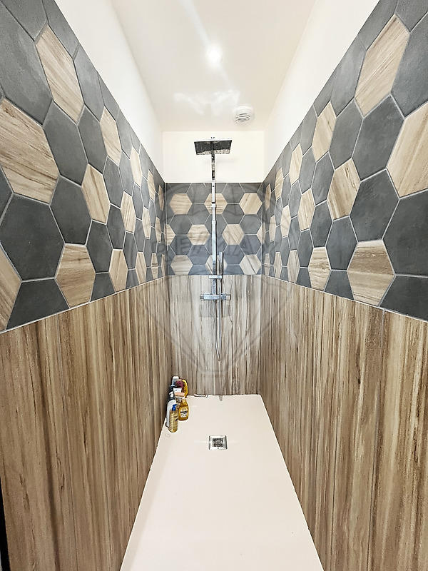 Maison - 143 m² - 6 pièces