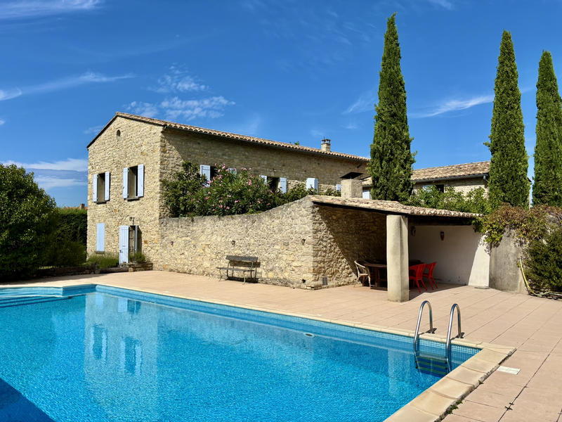 Mas - 269 m² - 10 pièces