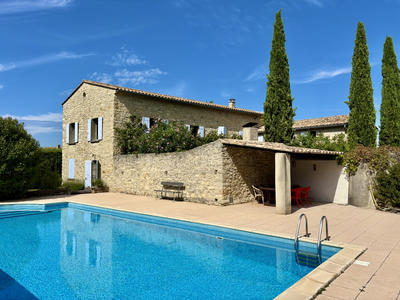 Mas - 269 m² - 10 pièces