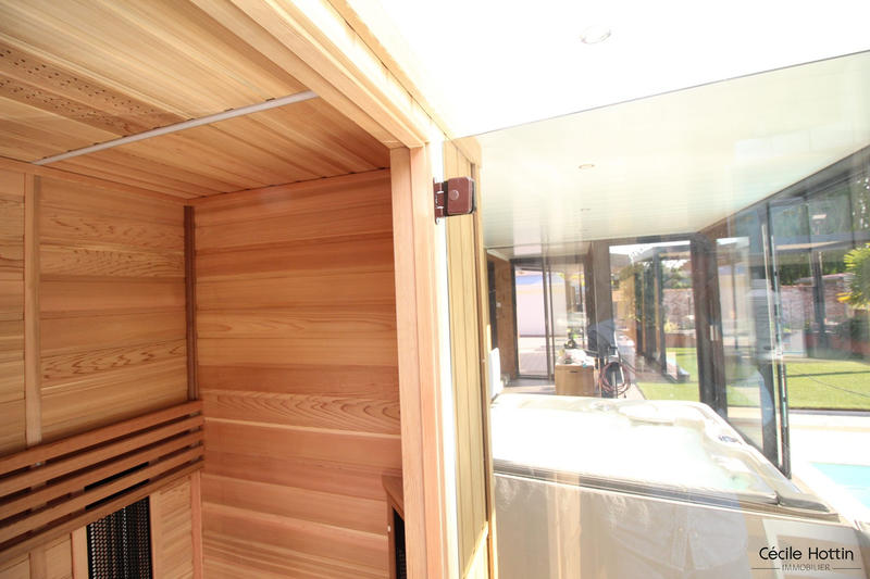 Maison - 248 m² - 6 pièces