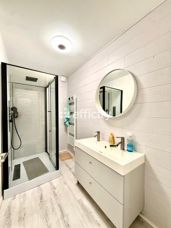 Pavillon - 194 m² - 8 pièces