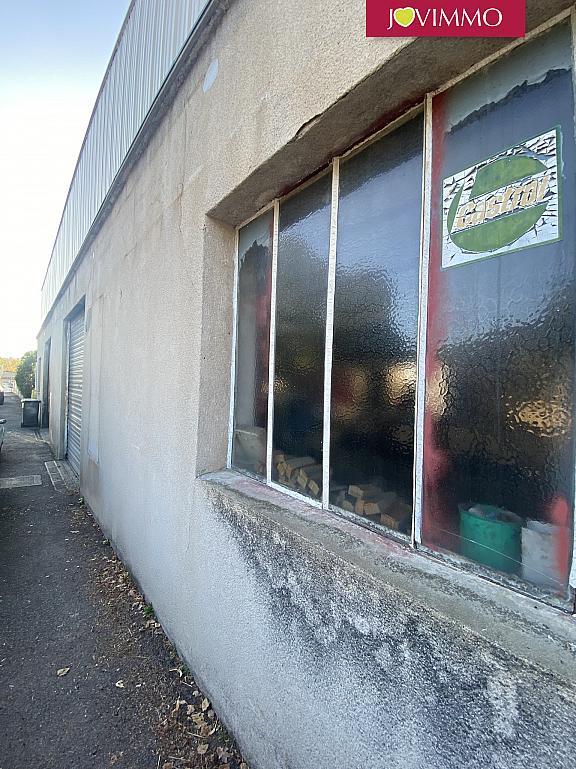 Magasins - 300 m² - 4 pièces