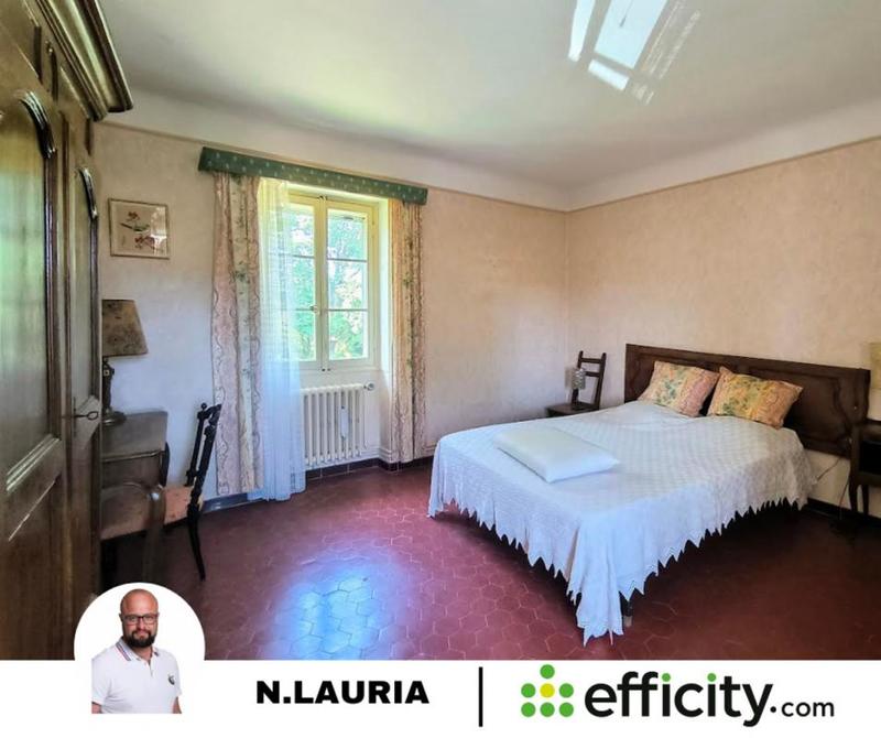 Maison - 185 m² - 9 pièces