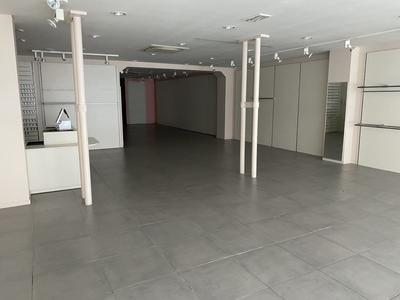 Local commercial - 200 m²