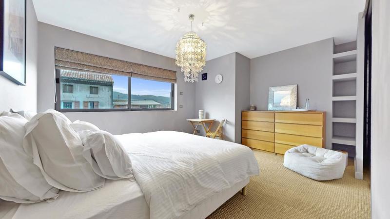 Loft - 320 m² - 6 pièces