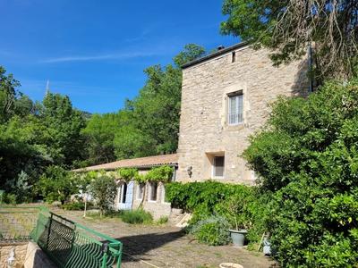 Propriété - 240 m² - 9 pièces