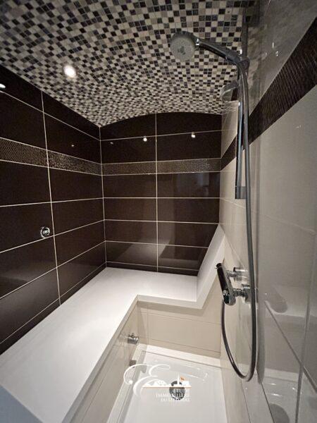 Maison - 208 m² - 7 pièces