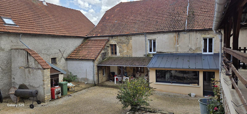Maison ancienne - 229 m² - 9 pièces
