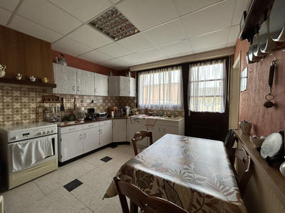 Maison - 90 m² - 5 pièces