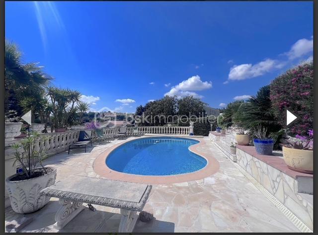 Maison traditionnelle - 99 m² - 4 pièces