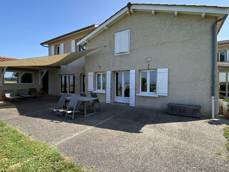 Maison traditionnelle - 285 m² - 10 pièces