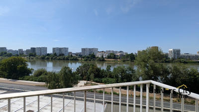 Appartement - 93 m² - 4 pièces