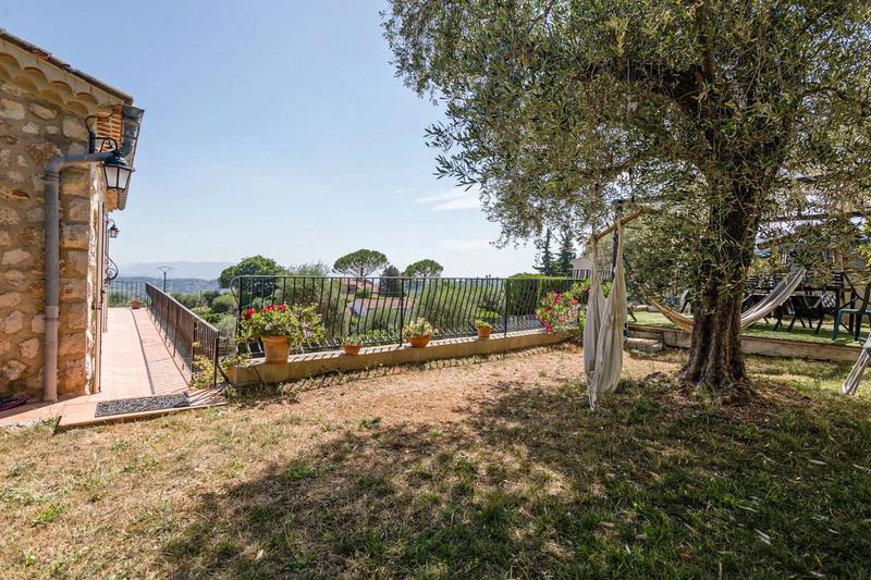 Villa - 260 m² - 8 pièces