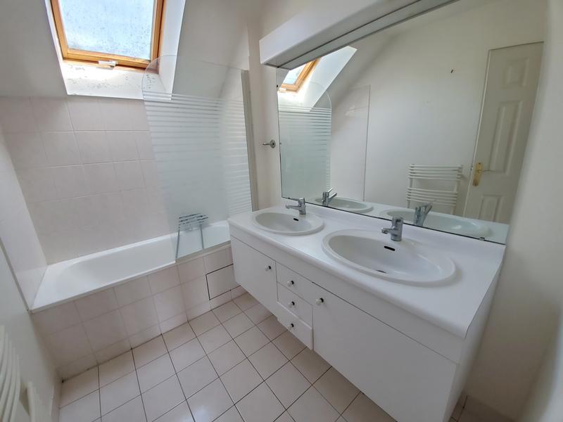 Maison traditionnelle - 135 m² - 6 pièces