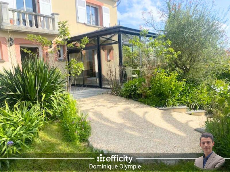 Maison - 170 m² - 8 pièces