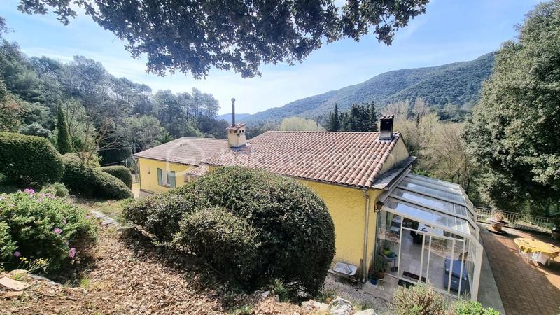 Maison - 297 m² - 10 pièces