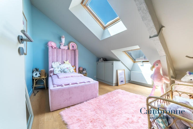 Appartement - 249 m² - 8 pièces