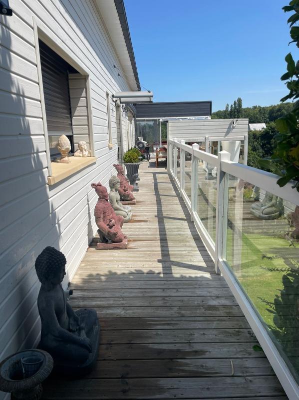 Maison - 250 m² - 10 pièces