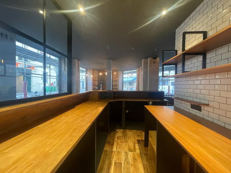 Local commercial - 220 m²