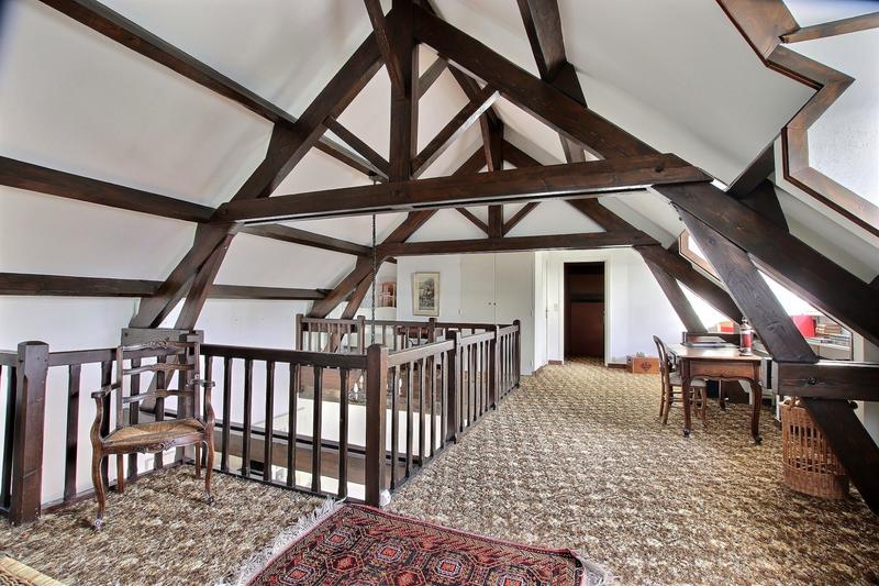 Maison - 258 m² - 8 pièces