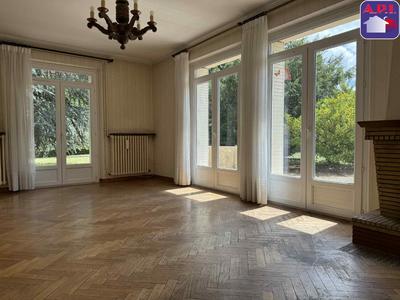 Maison - 151 m² - 7 pièces