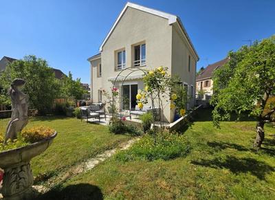 Maison - 95 m² - 5 pièces