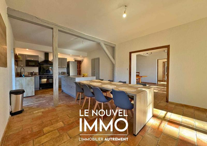 Mas - 335 m² - 8 pièces