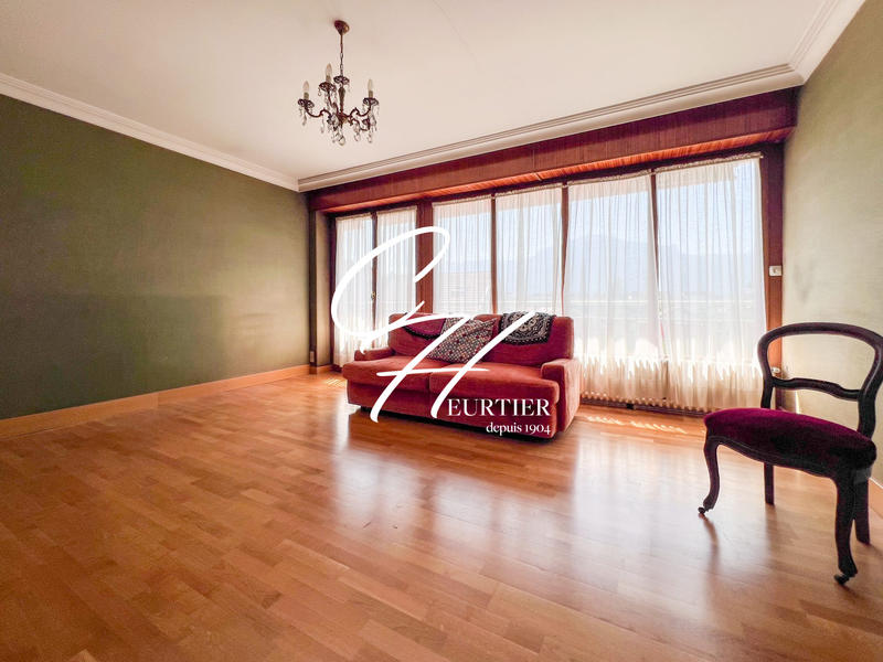 Appartement - 82 m² - 5 pièces