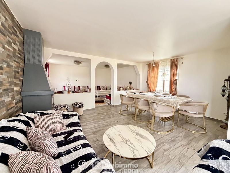 Maison - 211 m² - 5 pièces